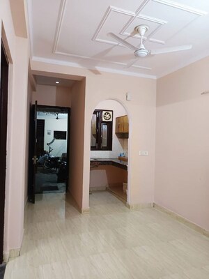 Room in 2 BHK Builder Floor at Saket – for Rent