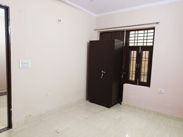Room in 2 BHK Builder Floor at Saket – for Rent