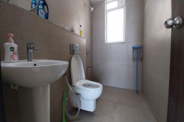 Bathroom, runwal-forest-orchid 3 Bedroom 983 Sq.Ft. Apartment In Kanjurmarg West Mumbai 9728719