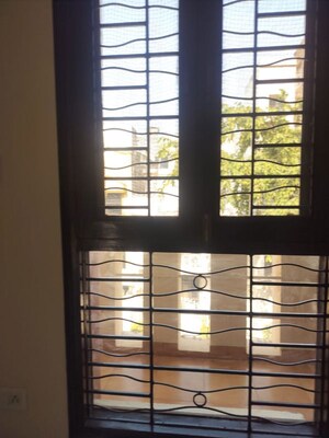 Room in 2 BHK Builder Floor at Sector 46 – for Rent