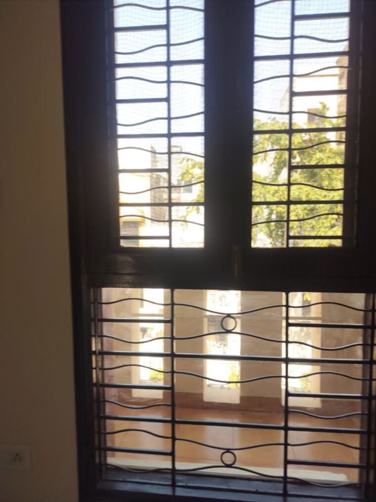 Room, sector 46 2 Bedroom 1128 Sq.Ft. Builder Floor In Sector 46 Noida 9728756