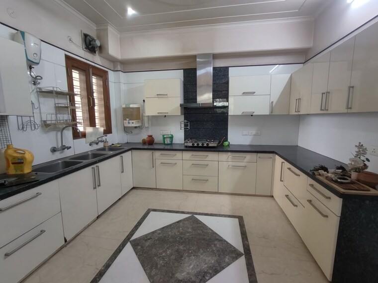 Kitchen, ardee-city 3 Bedroom 1830 Sq.Ft. Apartment In Sector 52 Gurgaon 9728763