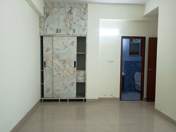 Room in 2 BHK Apartment at Sector 14 Dwarka – for Rent