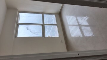 Room in 2 BHK Apartment at Signature Global Prime, Sector 63a – for Rent