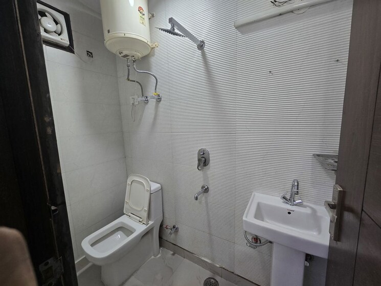 Bathroom, govindpuri 2 Bedroom 540 Sq.Ft. Builder Floor In Govindpuri Delhi 9728819