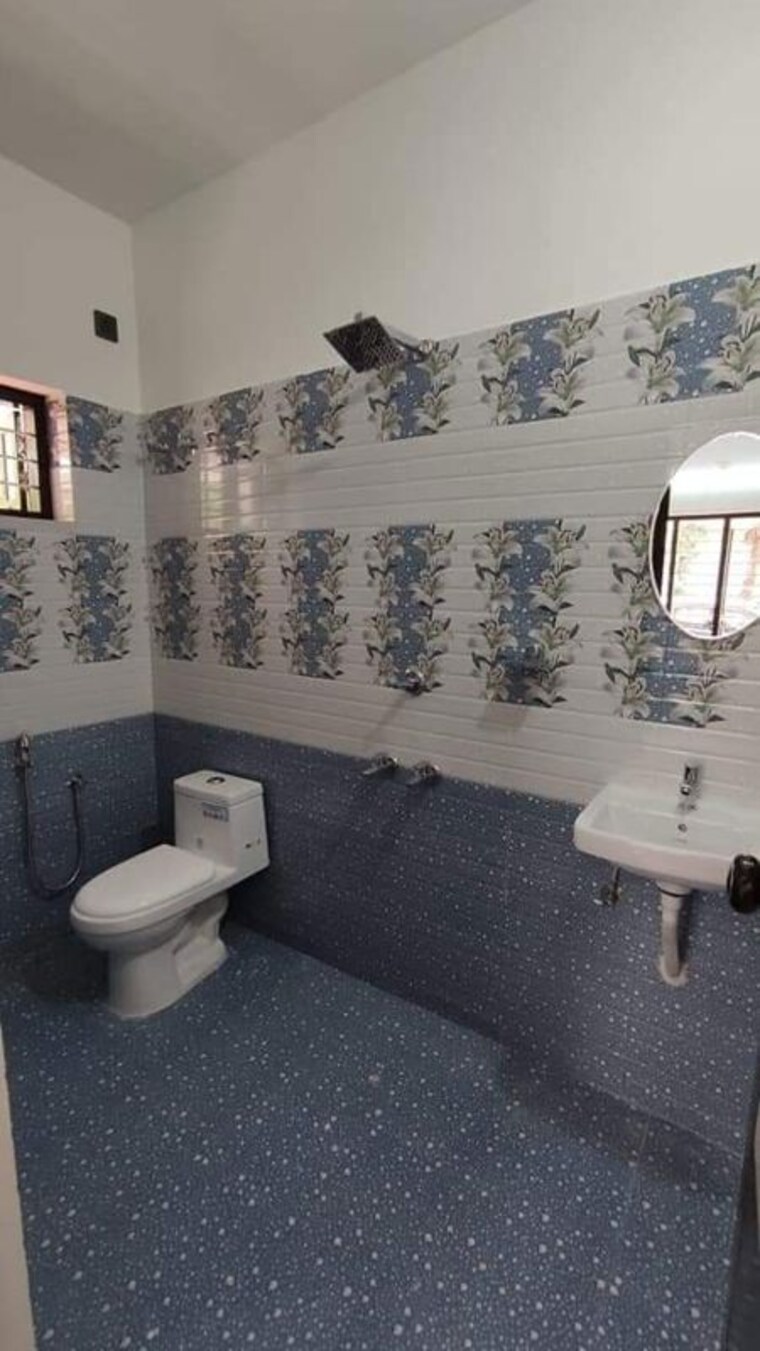 Bathroom, viraj khand Pg For Girls In Viraj Khand 9728822