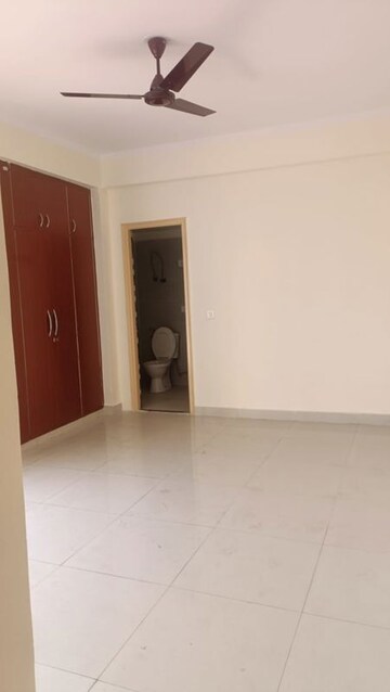 Room in 3 BHK Apartment at Maxblis White House, Sector 75 – for Rent