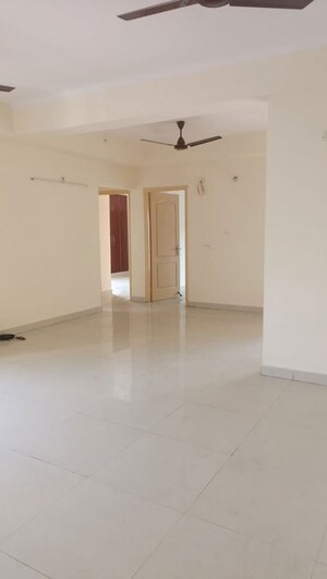 Room in 3 BHK Apartment at Maxblis White House, Sector 75 – for Rent