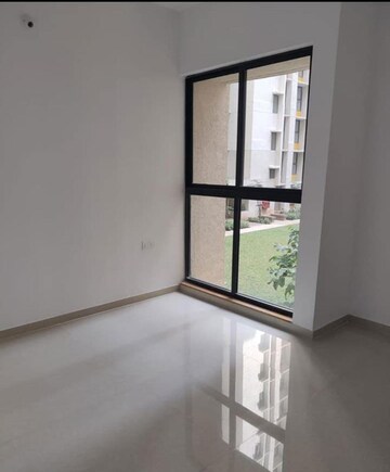 Room in 2 BHK Apartment at Thane West – for Rent
