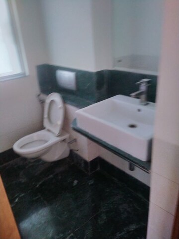 Team Area in 3 BHK Builder Floor at Smart World Orchard, Sector 61 – for Rent