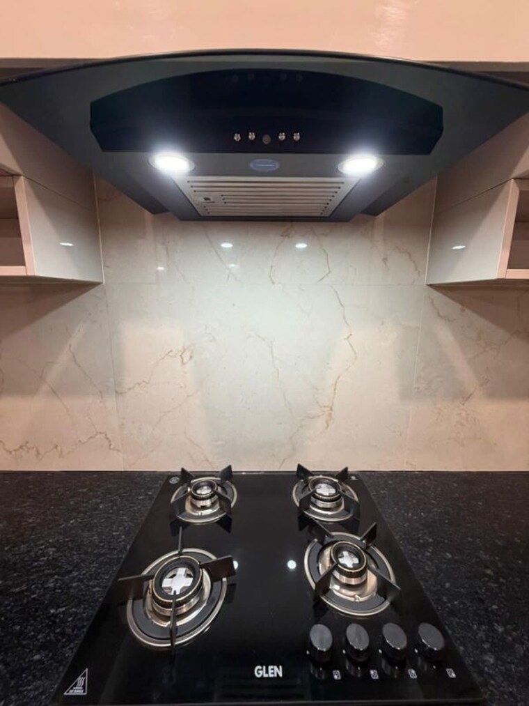  Parking, sector 57 3 Bedroom 1800 Sq.Ft. Builder Floor In Sector 57 Gurgaon 9727426