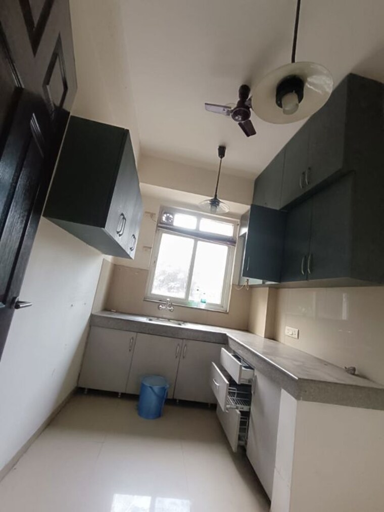 Master Bedroom, emaar-mgf-emerald-hills 2.5 Bedroom 214 Sq.Yd. Apartment In Sector 65 Gurgaon 9727831