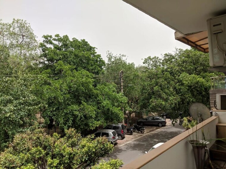 Garden, greater kailash ii 2.5 Bedroom 1200 Sq.Ft. Builder Floor In Greater Kailash ii Delhi 9728869