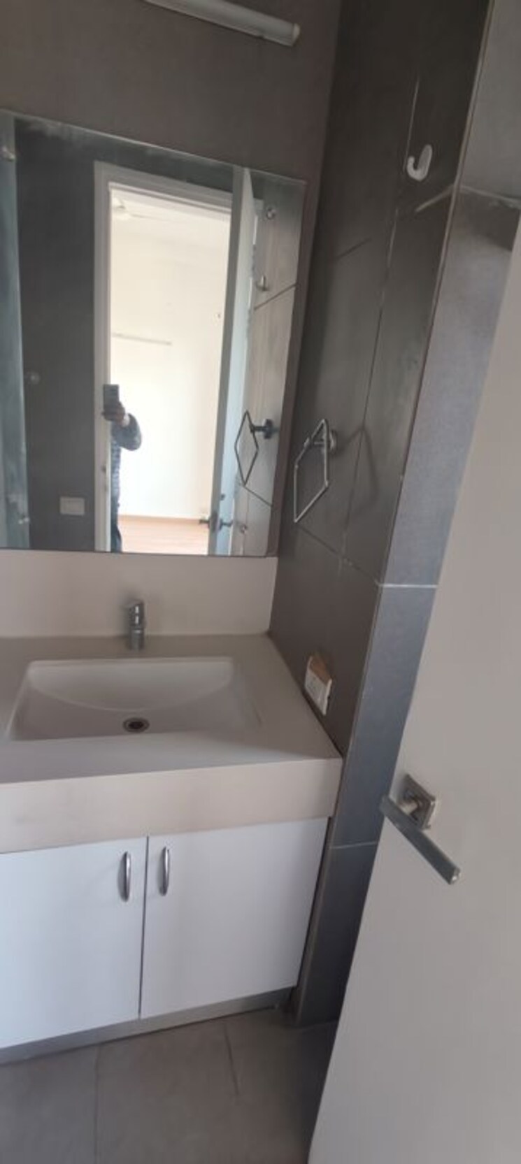 Bathroom, ireo-skyon 3 Bedroom 2045 Sq.Ft. Apartment In Sector 60 Gurgaon 9728874