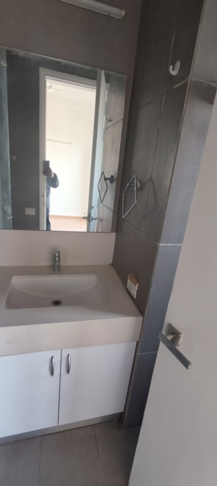 Bathroom, ireo-skyon 3 Bedroom 2045 Sq.Ft. Apartment In Sector 60 Gurgaon 9728874