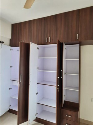 Room in 2 BHK Apartment at Shri Abhiram Emerald Creek, Hsr Layout – for Rent