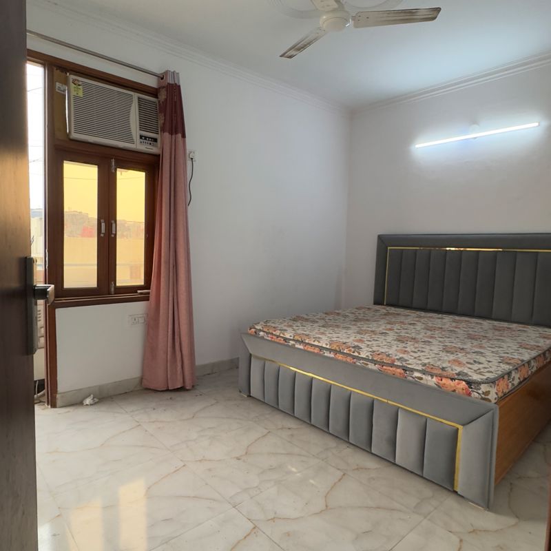 1 BHK + Servant Room Builder Floor For Rent in Chhattarpur Enclave 
