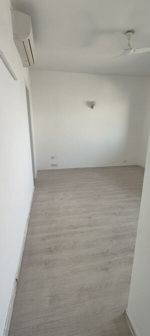 Room in 4 BHK Apartment at Ireo Skyon, Sector 60 – for Sale