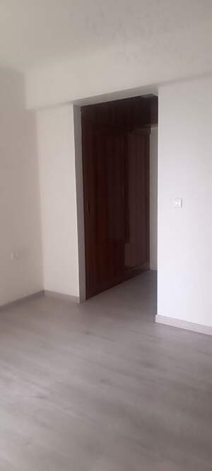 Room in 3 BHK Apartment at Hero Homes Gurgaon, Sector 104 – for Rent