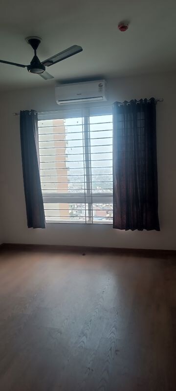 Room in 3 BHK Apartment at Hero Homes Gurgaon, Sector 104 – for Rent
