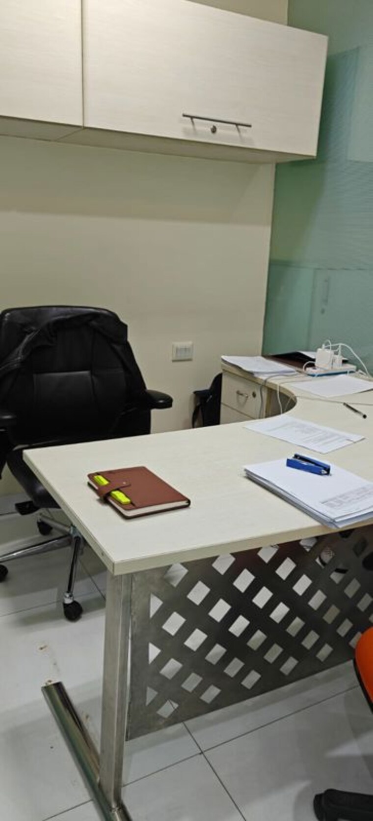 Team Area, suncity-business-tower Commercial Office Space 1400 Sq.Ft. In Sector 54 Gurgaon 9728913