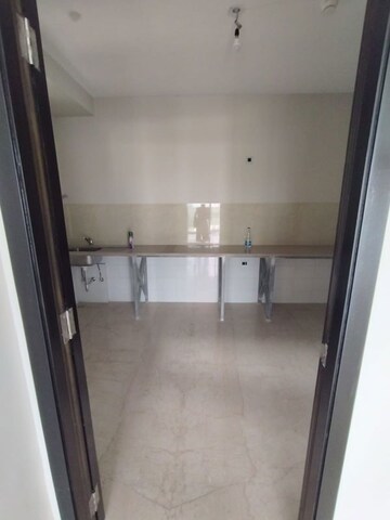 Bathroom in 4 BHK Apartment at Oberoi Enigma, Mulund West – for Sale