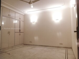 Room in 4 BHK Builder Floor at Sarvodaya Enclave – for Rent