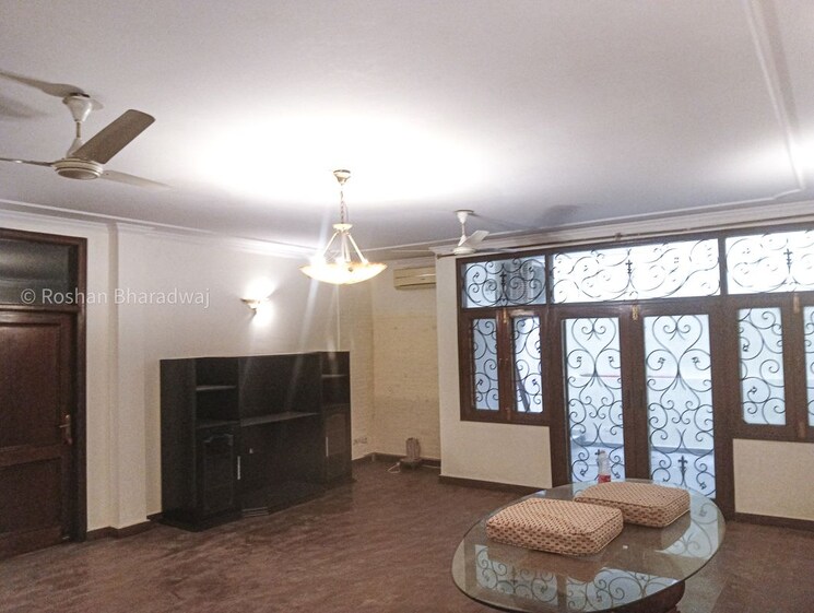 Living Room, sarvodaya enclave 4 Bedroom 4500 Sq.Ft. Builder Floor In Sarvodaya Enclave Delhi 9728954