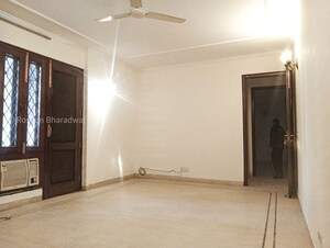 Room in 4 BHK Builder Floor at Sarvodaya Enclave – for Rent