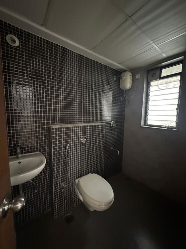 Bathroom, lodha-palava-city-lakeshore-greens 2 Bedroom 734 Sq.Ft. Apartment In Dombivli East Thane 9728958