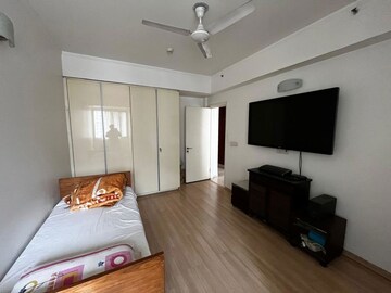 Bedroom in 3 BHK Apartment at DLF Park Place, Sector 54 – for Rent