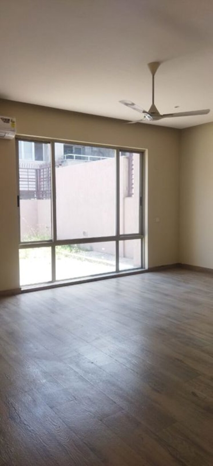 Room, unitech-the-villas 5 Bedroom 3600 Sq.Ft. Independent House In Sector 33 Gurgaon 9728970