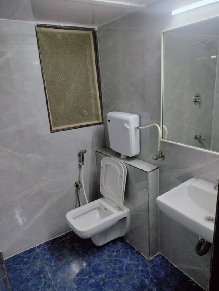 Bathroom, sagar-kanya 1 Bedroom 450 Sq.Ft. Apartment In Andheri West Mumbai 9728977