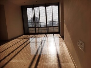 Room in 2.5 BHK Apartment at Piramal Vaikunth, Balkum Pada – for Rent