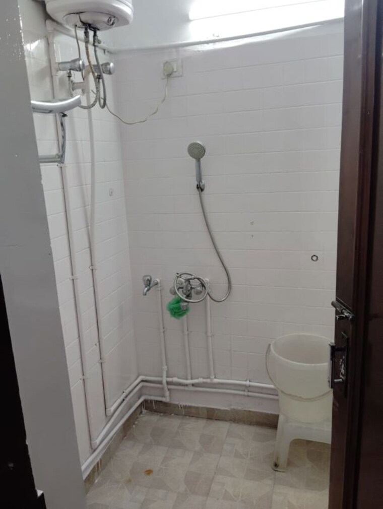 Bathroom, greater kailash i 2.5 Bedroom 2250 Sq.Ft. Builder Floor In Greater Kailash I Delhi 9728983