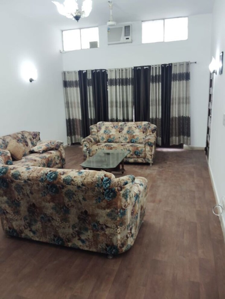 Living Room, greater kailash i 2.5 Bedroom 2250 Sq.Ft. Builder Floor In Greater Kailash I Delhi 9728983