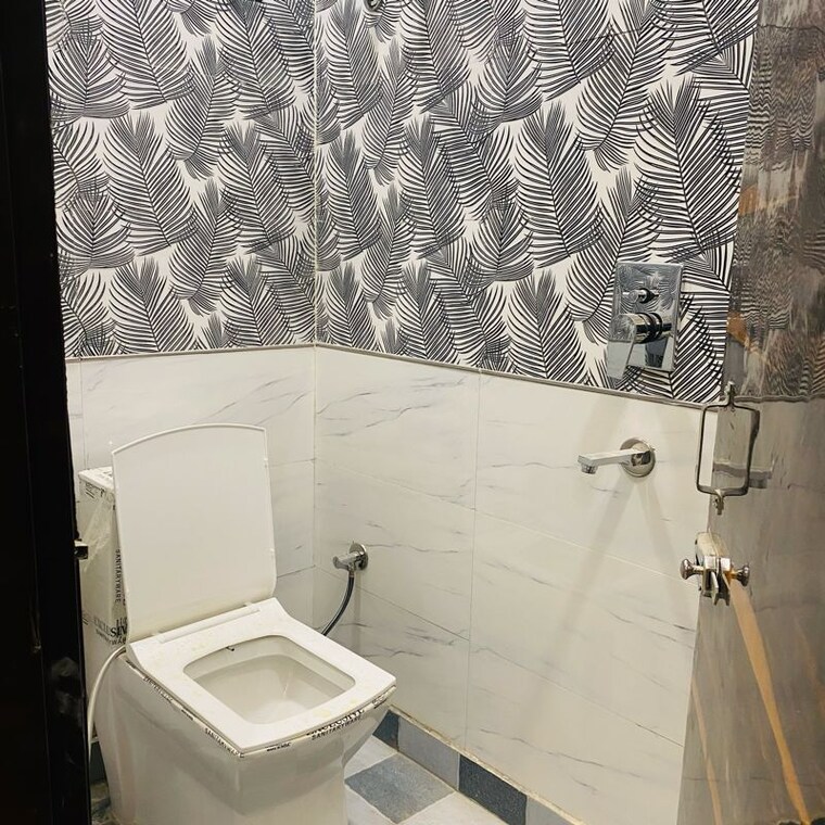 Bathroom, dwarka mor 2 Bedroom 55 Sq.Yd. Builder Floor In Dwarka Mor Delhi 9729001