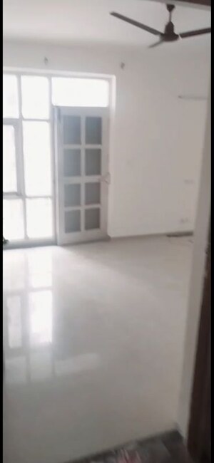 Room in 2 BHK Apartment at Omaxe Heights, Sector 86 – for Rent