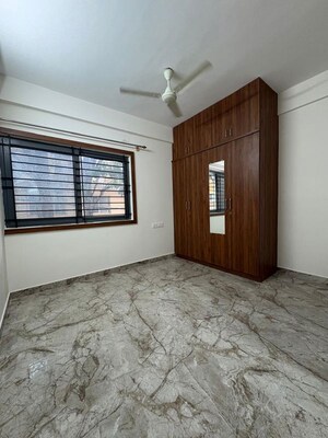 Room in 2 BHK Builder Floor at Hsr Layout – for Rent