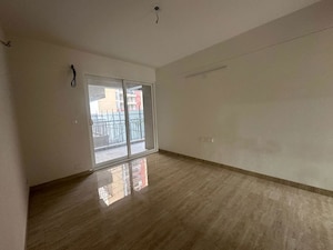 Room in 3.5 BHK Apartment at KLJ Greens, Sector 77 – for Sale