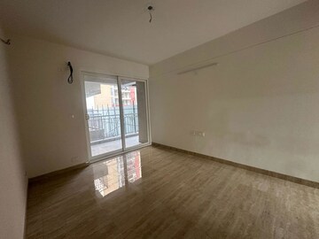 Room in 3.5 BHK Apartment at KLJ Greens, Sector 77 – for Sale