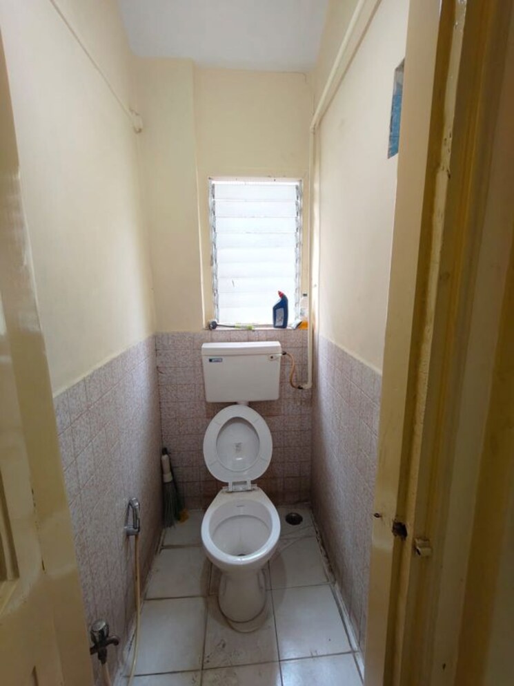 Bathroom, ashirwad-chs-dadar-east 1 Bedroom 630 Sq.Ft. Apartment In Dadar East Mumbai 9729030