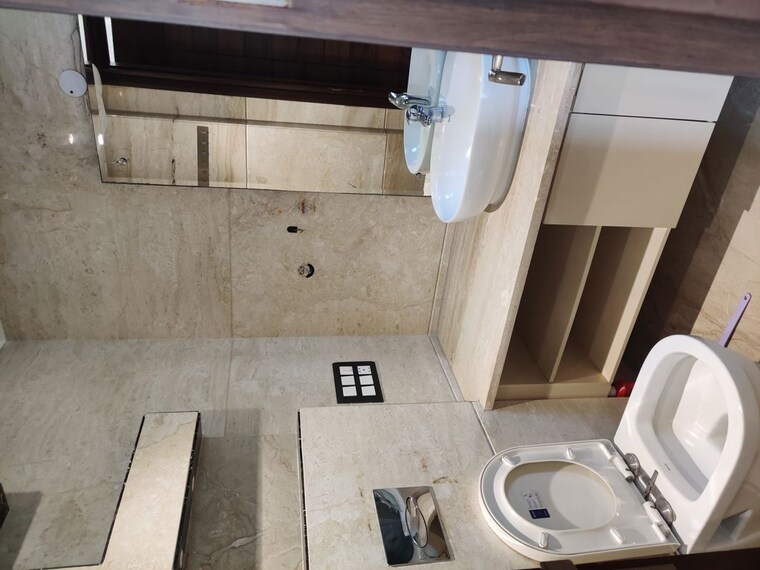 Bathroom, geetanjali enclave 4 Bedroom 340 Sq.Yd. Builder Floor In Geetanjali Enclave Delhi 9729043
