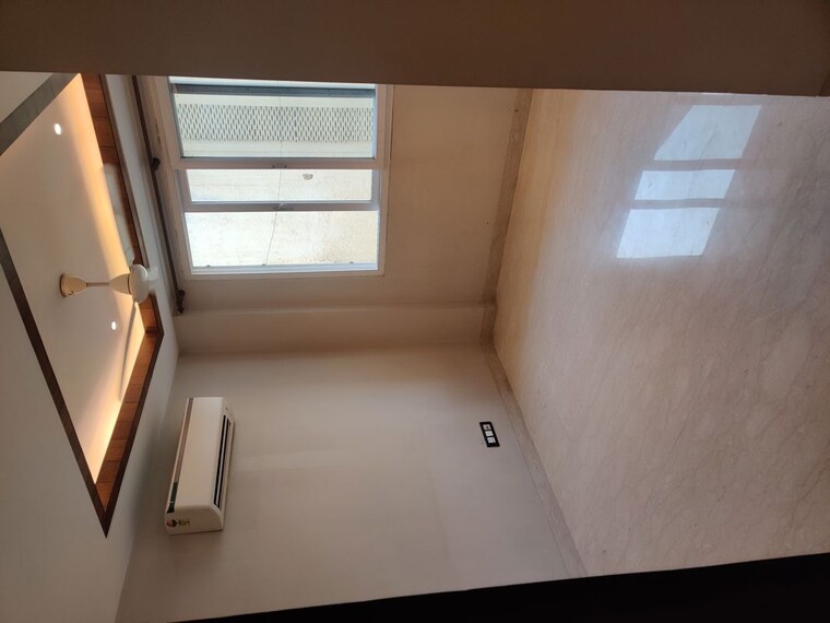 Room, geetanjali enclave 4 Bedroom 340 Sq.Yd. Builder Floor In Geetanjali Enclave Delhi 9729043