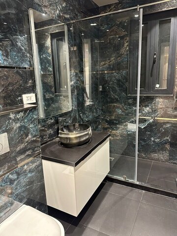 Balcony in 3 BHK Builder Floor at Dlf Phase ii – for Rent