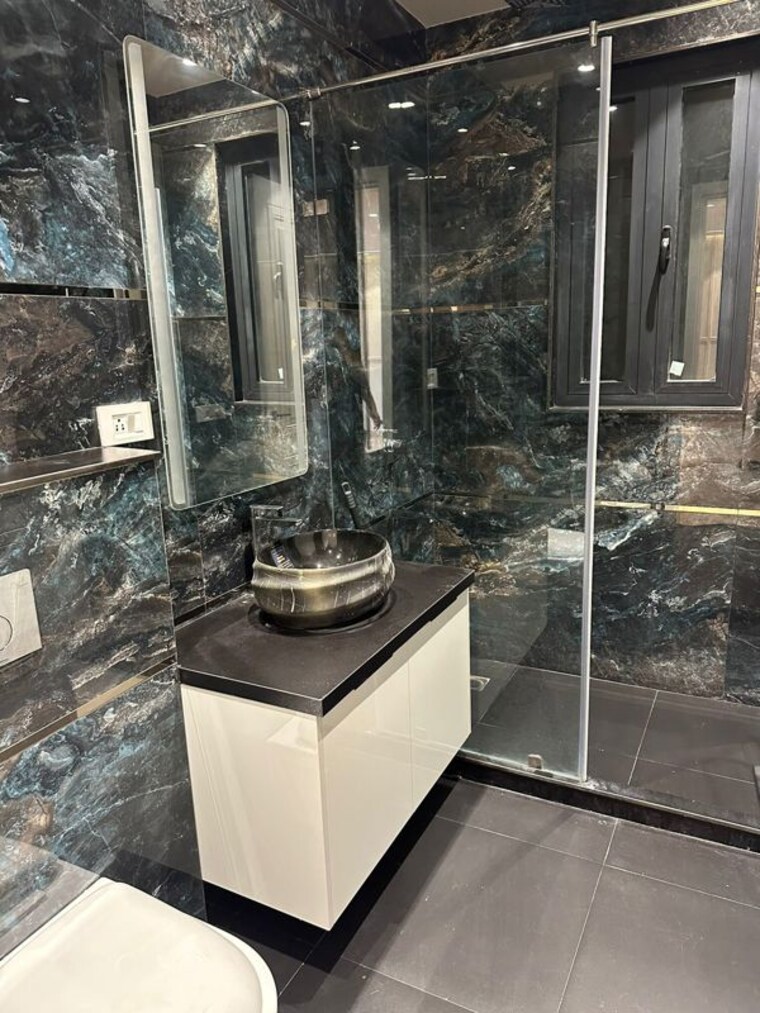 Balcony, dlf phase ii 3 Bedroom 250 Sq.Yd. Builder Floor In Dlf Phase ii Gurgaon 9729045