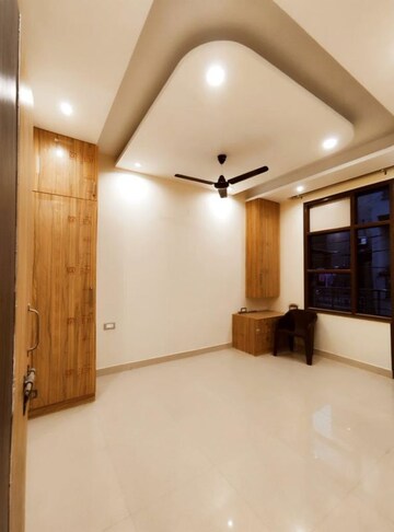 Room in 2 BHK Builder Floor at Sector 15 – for Rent