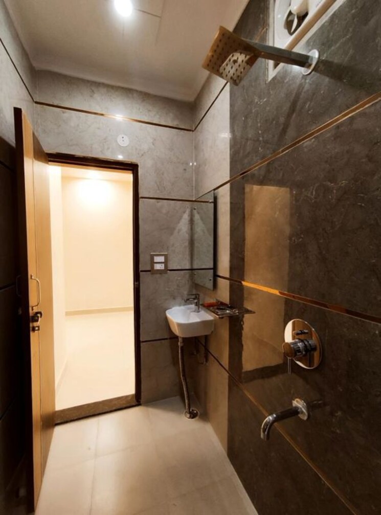Attached Bathroom, sector 15 2 Bedroom 1300 Sq.Ft. Builder Floor In Sector 15 Gurgaon 9729047