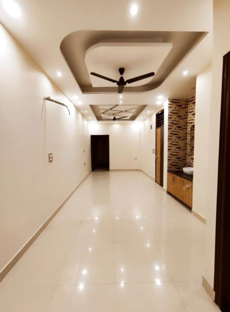 Room, sector 15 2 Bedroom 1300 Sq.Ft. Builder Floor In Sector 15 Gurgaon 9729047