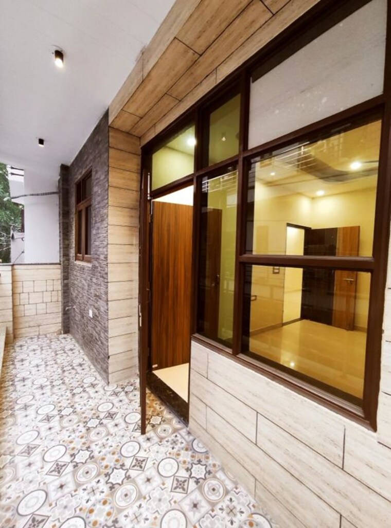 Balcony, sector 15 2 Bedroom 1300 Sq.Ft. Builder Floor In Sector 15 Gurgaon 9729047